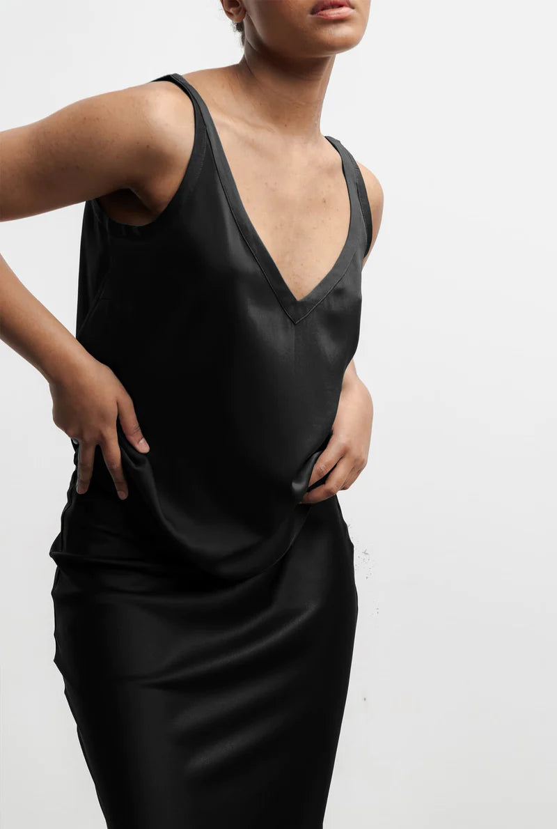 Shin tank in black from Ahlvar Gallery at PJOKI