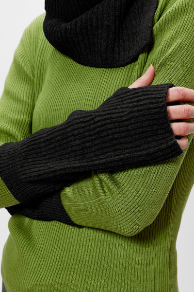 wrist warmesr in wool from maska